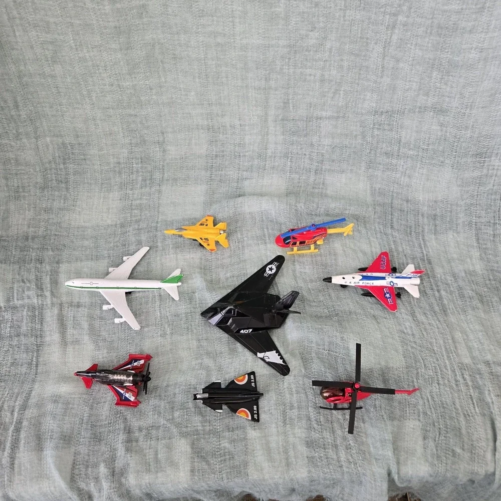Lot of Mixed Die cast‎  Metal and Plastic Toy Aircraft Airplane Helicopter